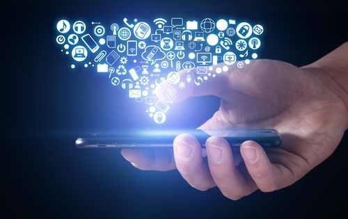 利用職務之便盜用手機號牟利，電商營業員被判拘役